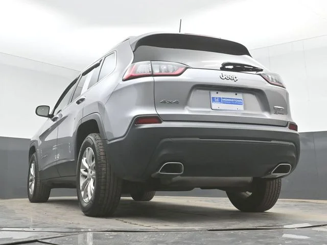 Used 2019 Billet Silver Metallic Clearcoat Jeep Latitude image 43