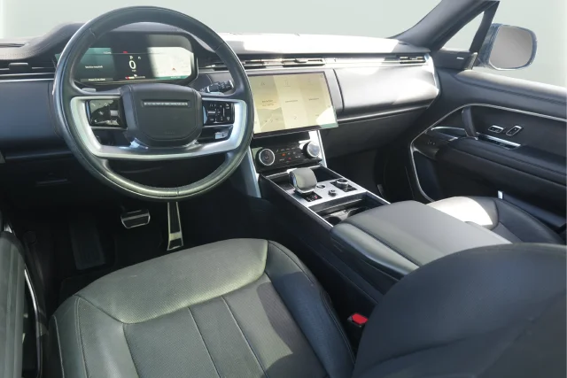 Used 2023 Gray Land Rover SE image 26
