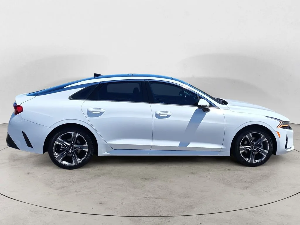 Used 2021 White Kia EX image 6