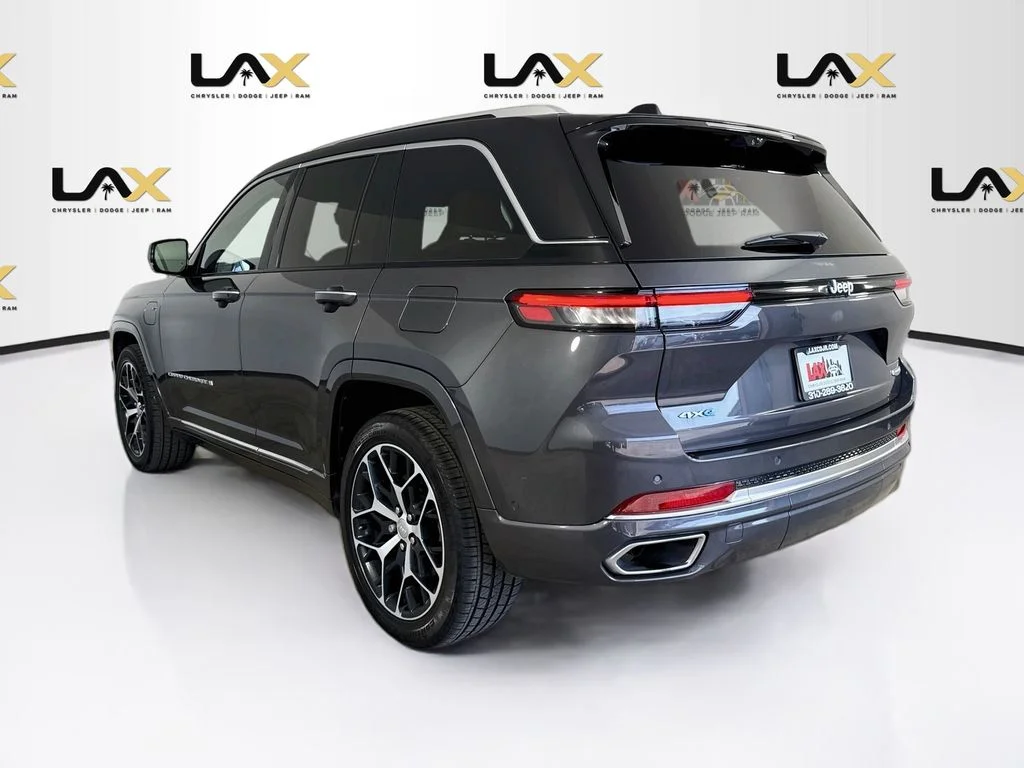 Used 2024 Gray Jeep Summit Reserve 4xe image 5