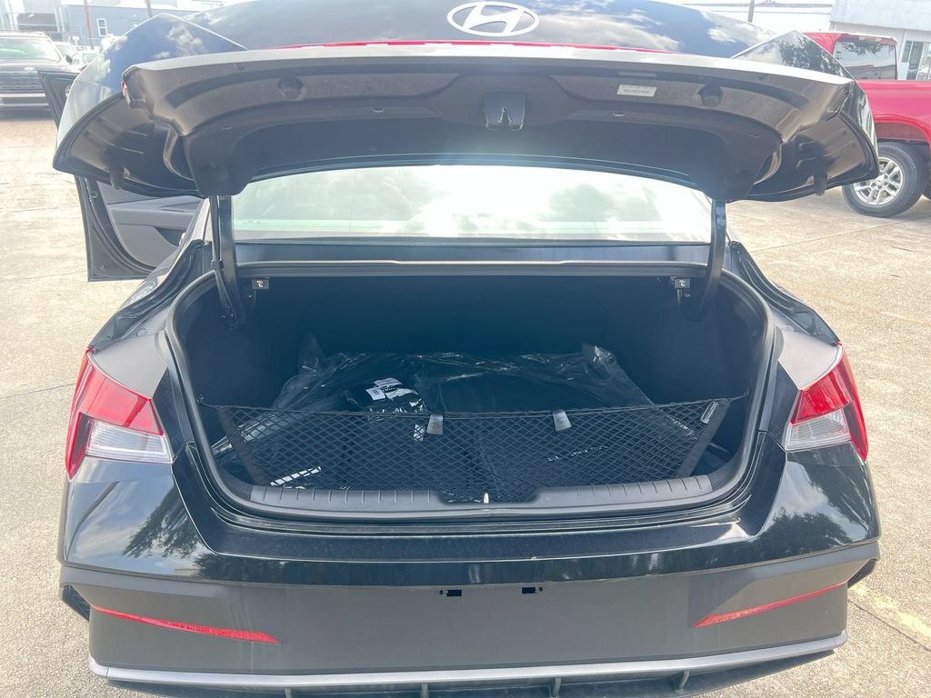 Used 2026 Black Hyundai SE image 17