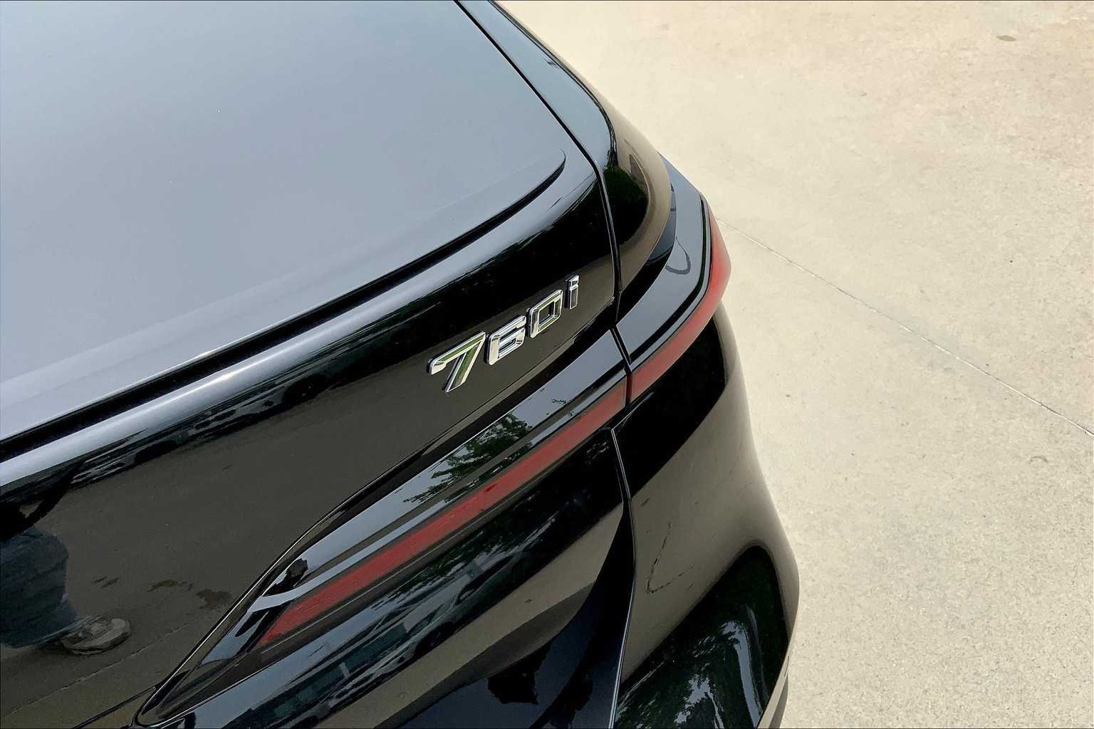2025 BMW 7 Series 760i - Photo 15