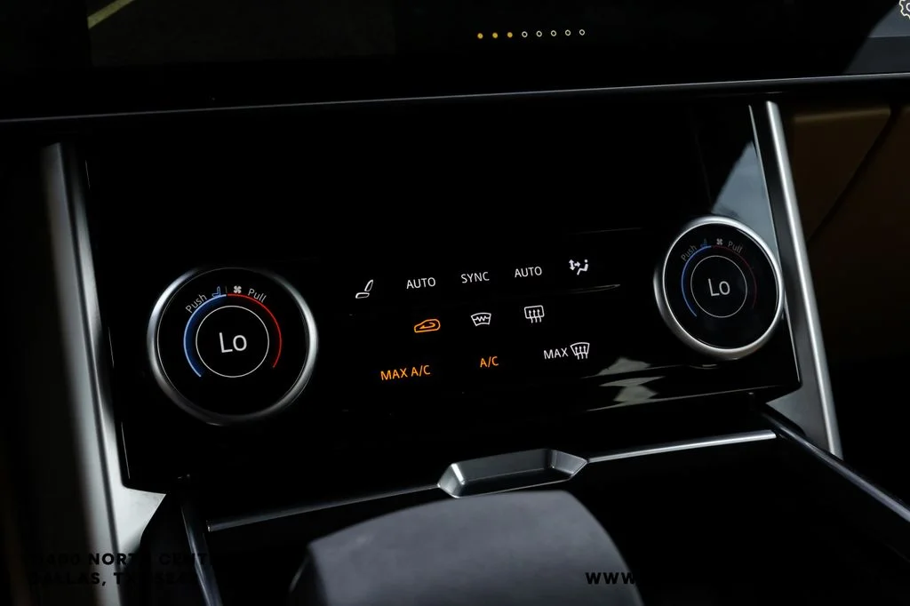 Used 2023 Black Land Rover SE image 27