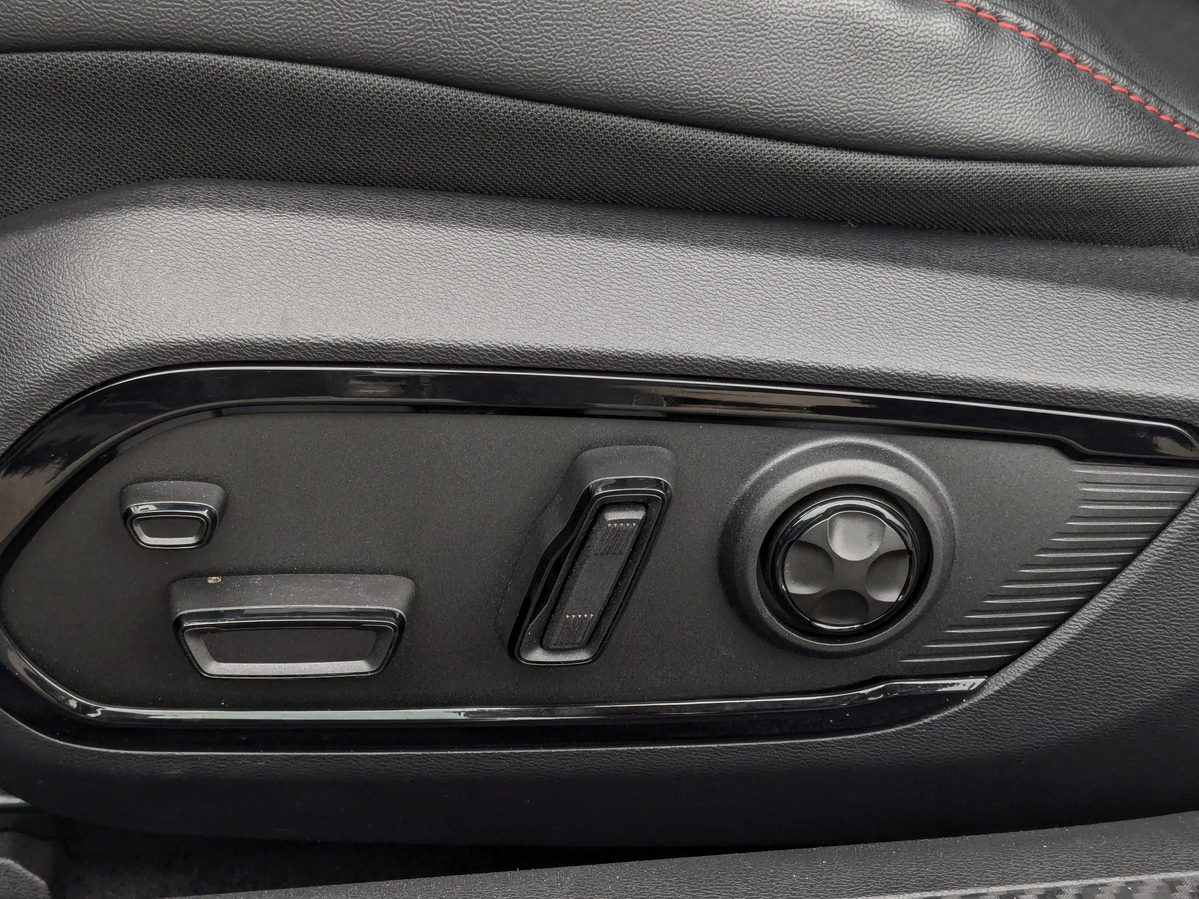 New 2024 triple nickel Dodge Scat Pack - - Dinamica Perf Seats - Plus Group - Sun & Sound - Carbon & Suade & Tons More! image 15