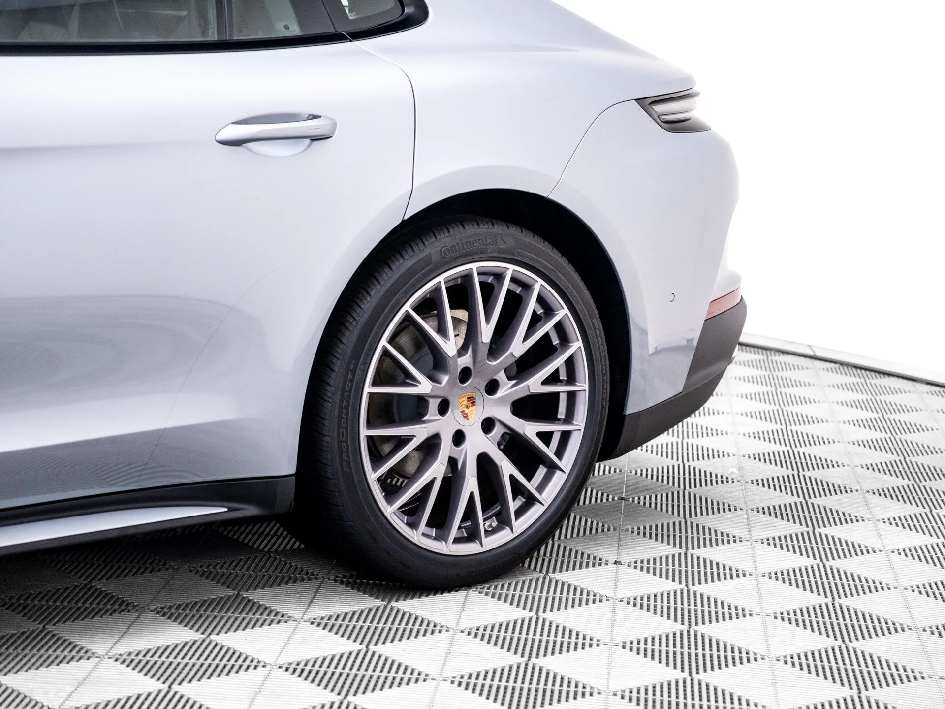 New 2026 Silver Porsche 4 image 35