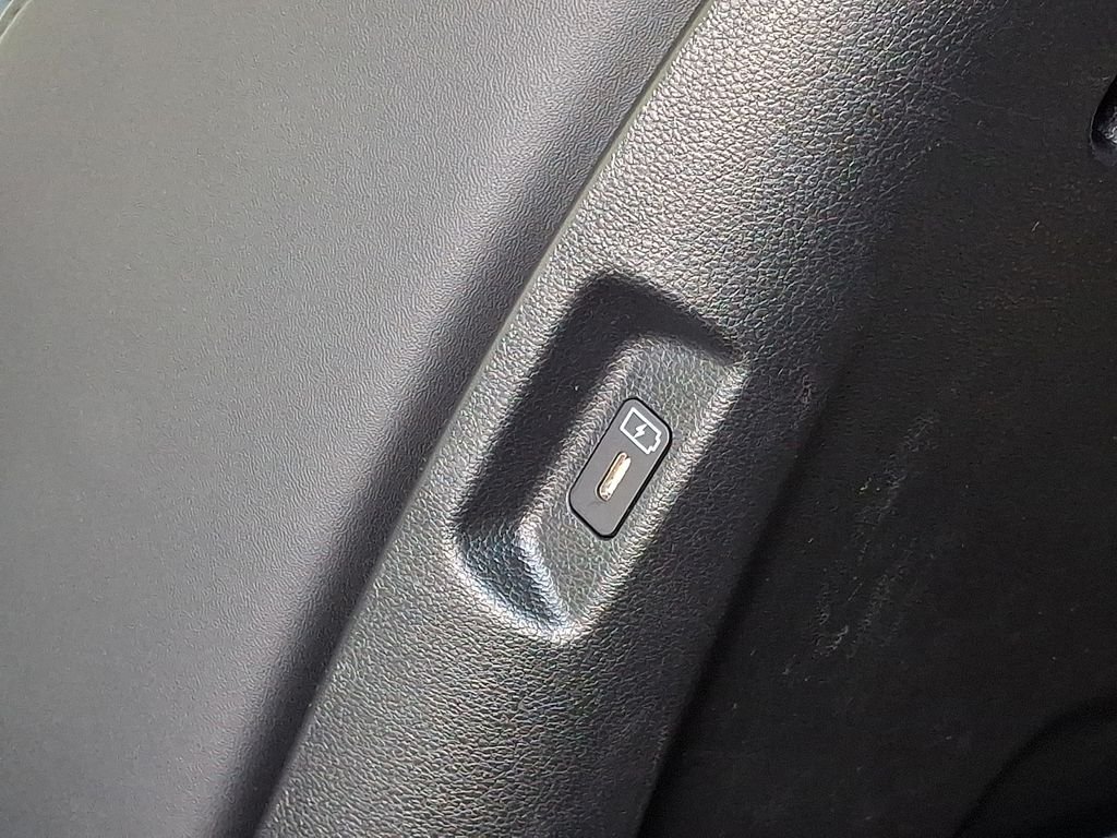 Used 2026 White Hyundai SEL image 11