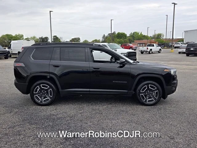 New 2026 Diamond Black Crystal Pearl-Coat Exterior Paint Jeep Limited image 16