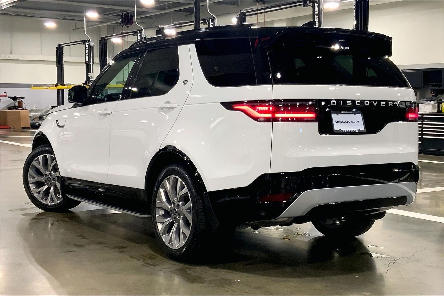 New 2026 Fuji White Land Rover Gemini Edition image 12