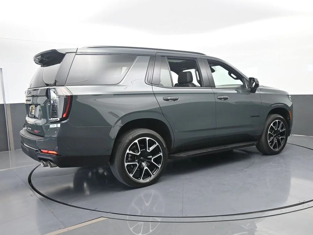 Used 2025 Cypress Gray Chevrolet RST image 2