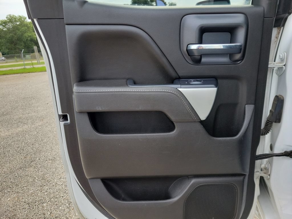 Used 2017 SUMMIT WHITE Chevrolet LT image 10