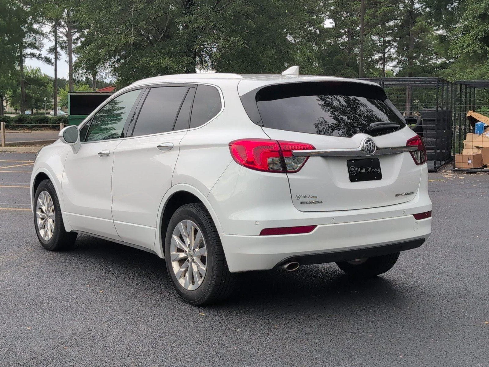 Used 2018 SUMMIT WHITE Buick Essence image 3