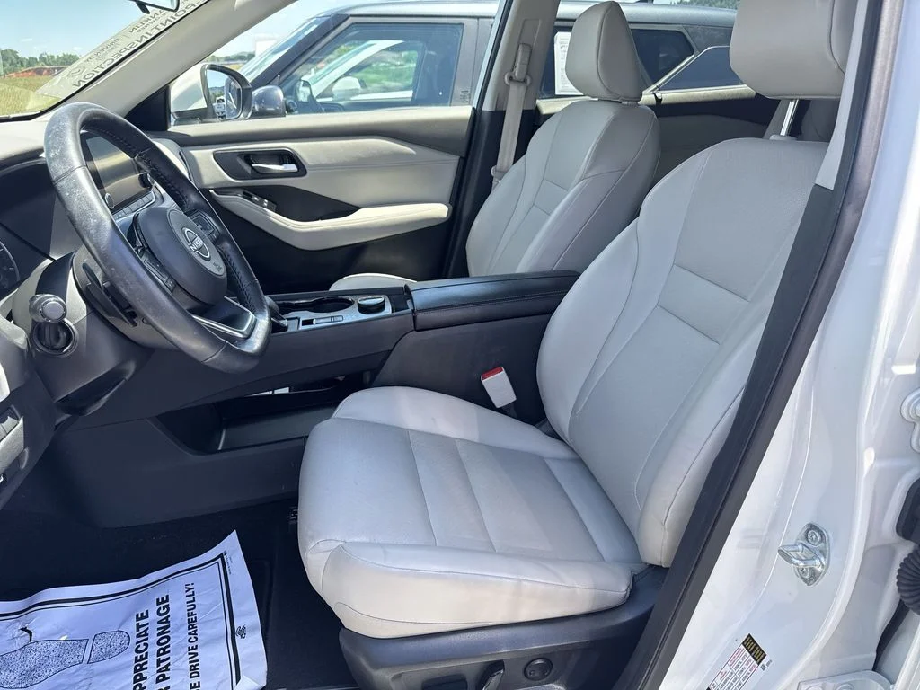 Used 2023 White Nissan SV image 11