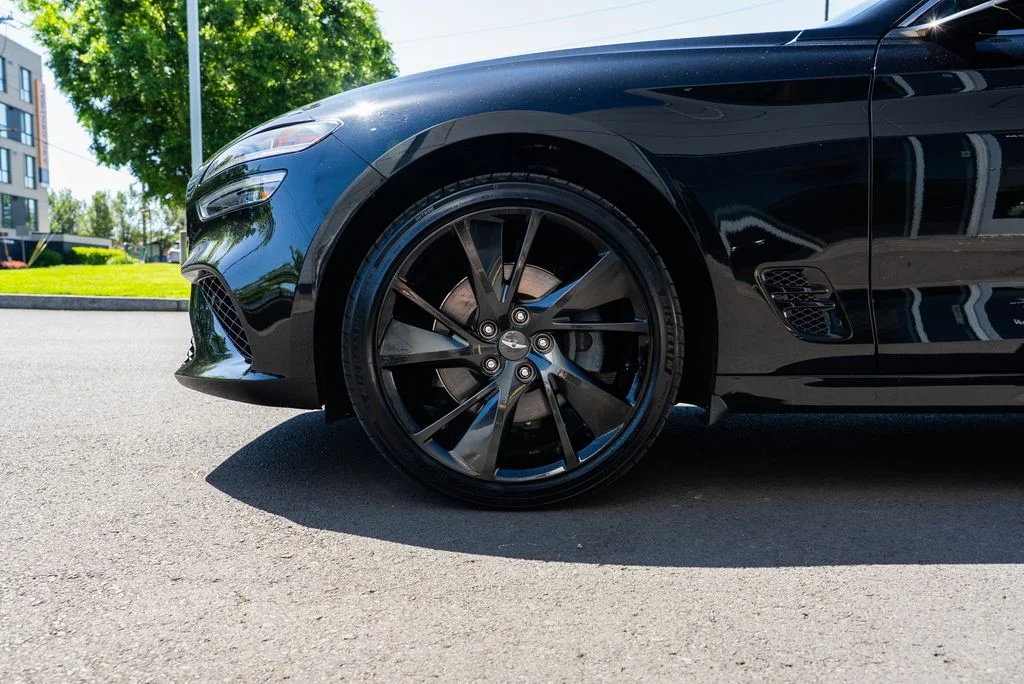 Used 2023 Black Genesis 2.0T image 7