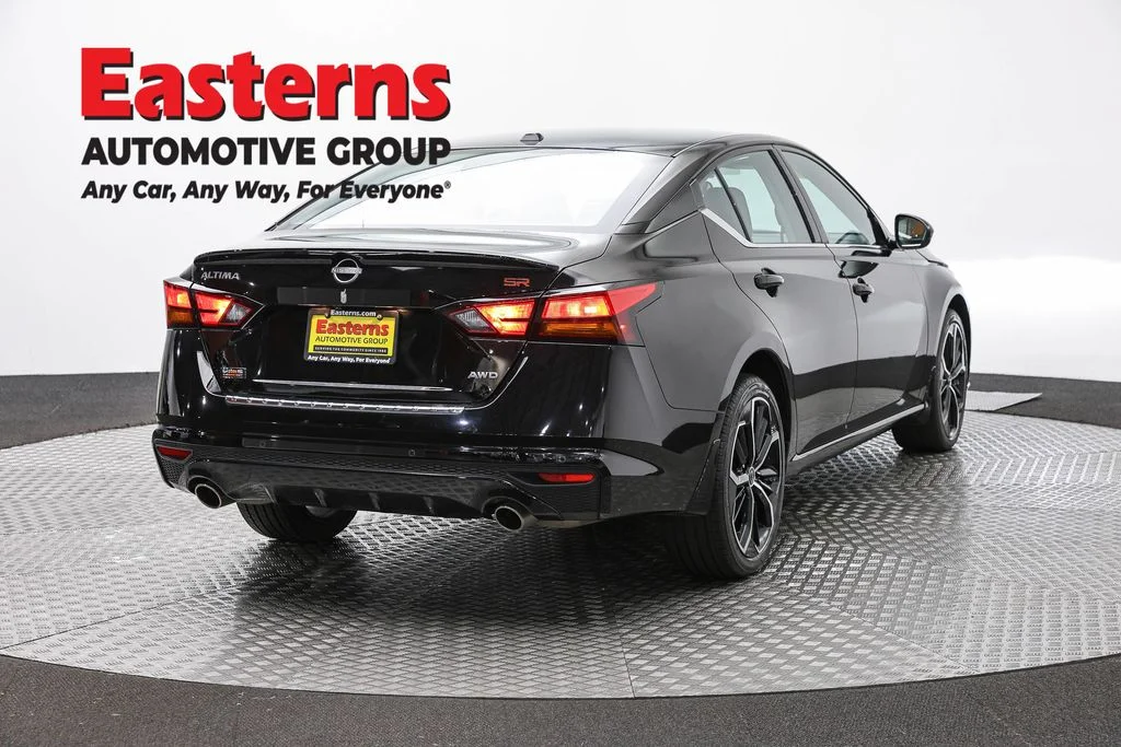 Used 2023 Black Nissan 2.5 SR image 5