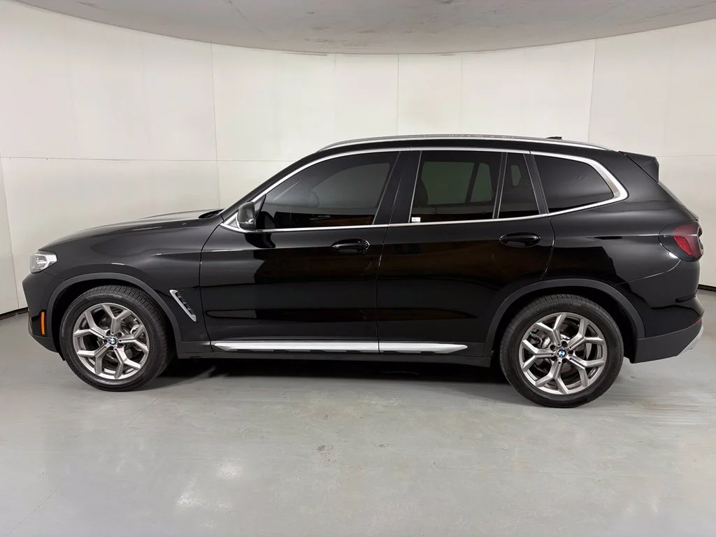 Used 2022 Black BMW sDrive30i image 5