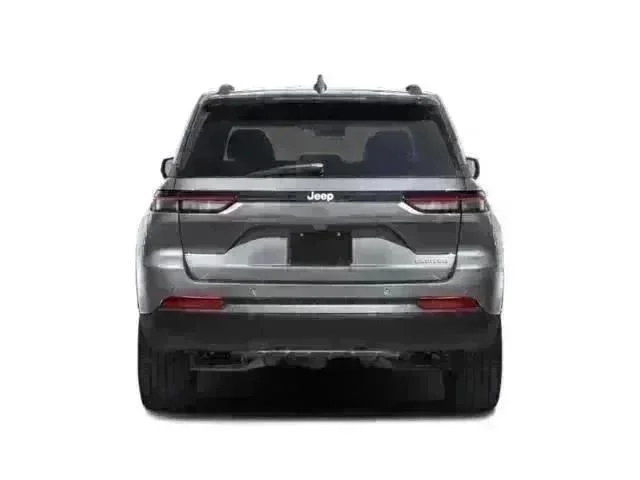New 2026 Bright White Clear-Coat Exterior Paint Jeep Altitude image 5