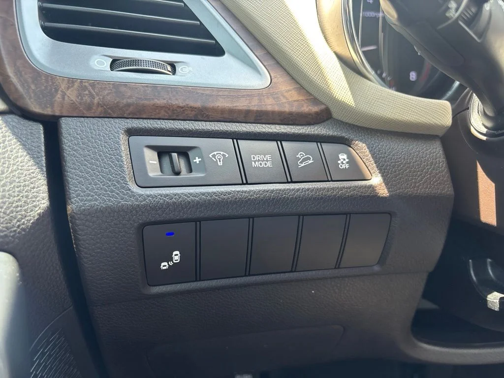Used 2018 Black Hyundai 2.4 Base image 29