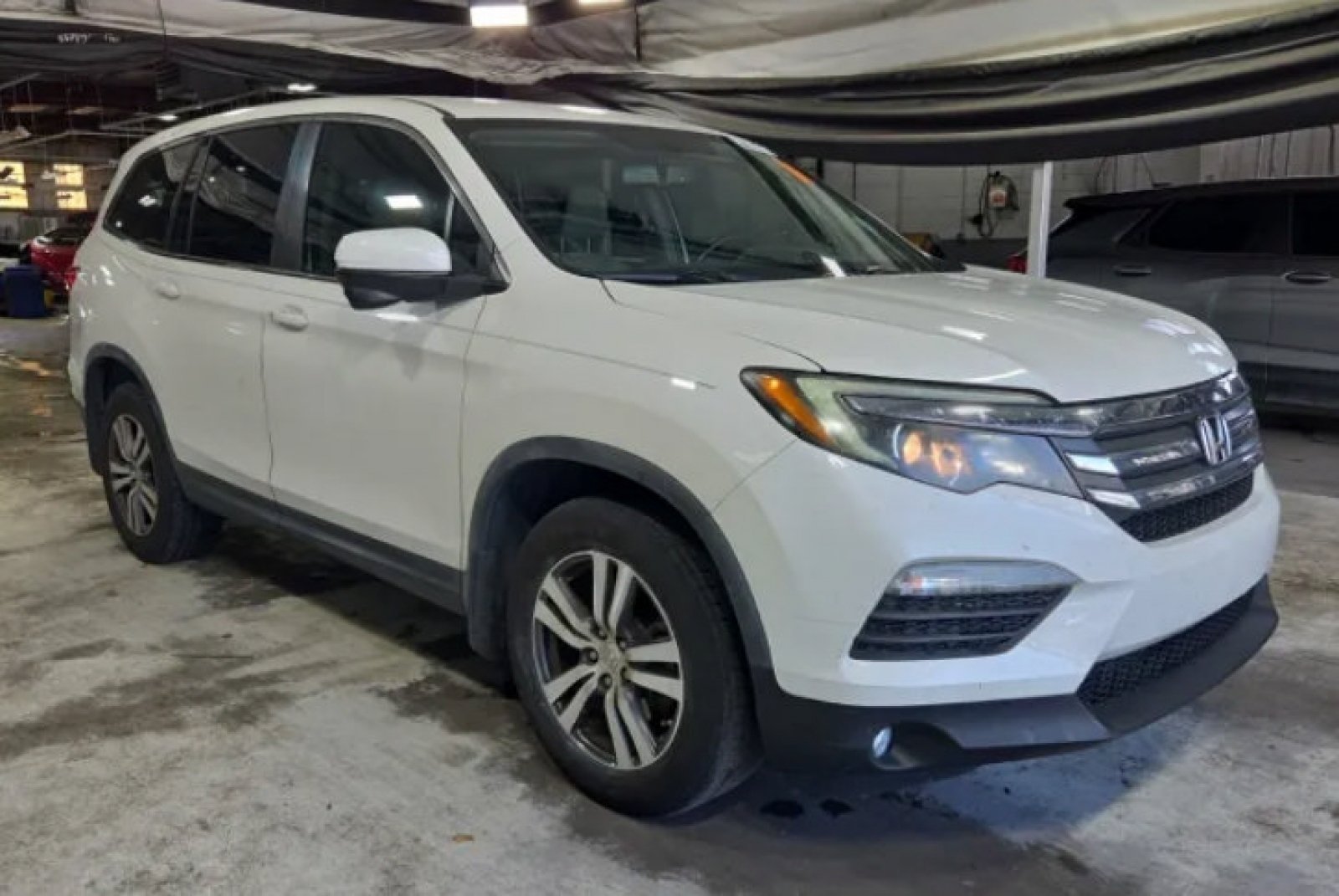 Used 2017 White Diamond Pearl Honda EX-L image 4