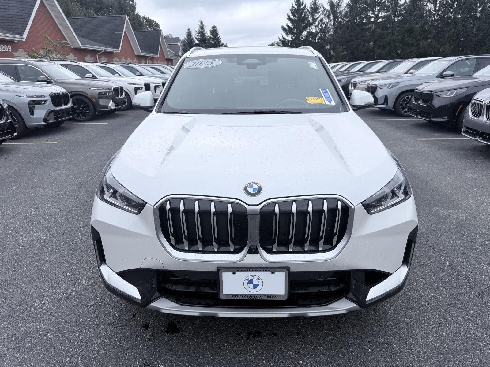 Used 2025 Mineral White Metallic BMW xDrive28i image 2