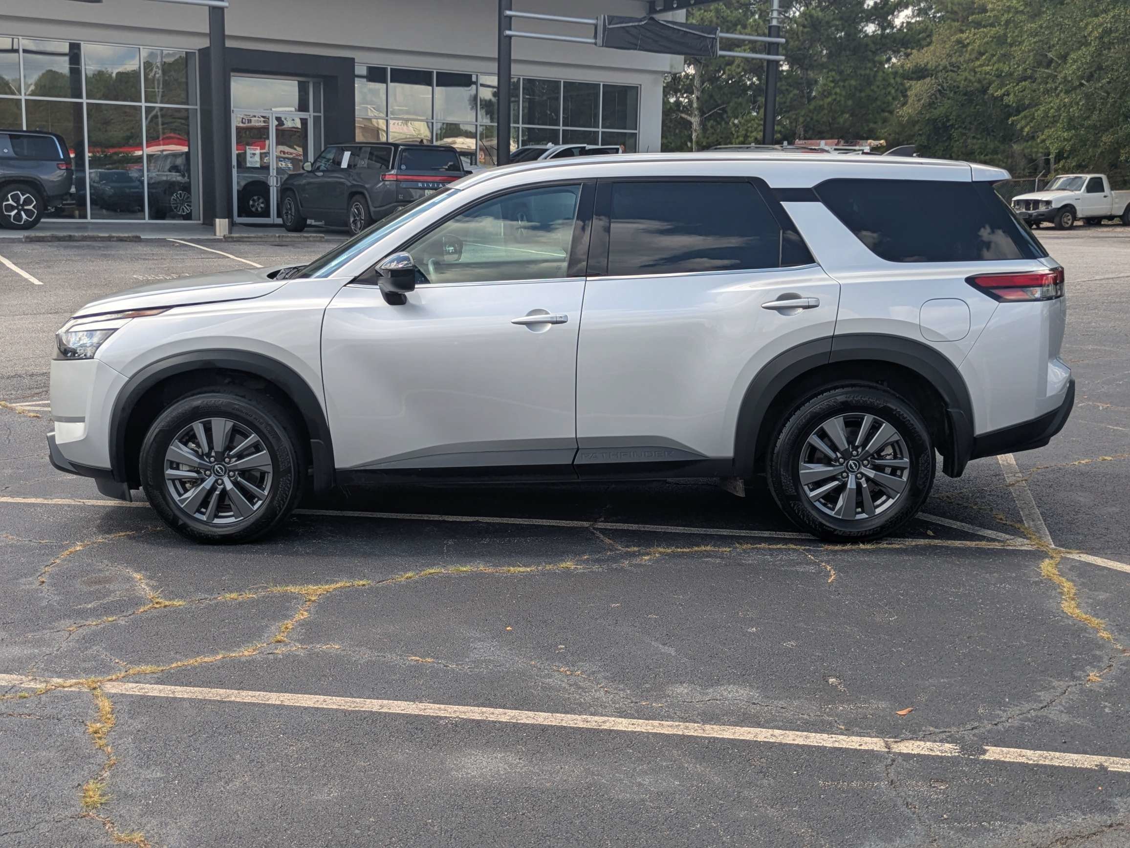 Used 2024 Silver Nissan S image 6