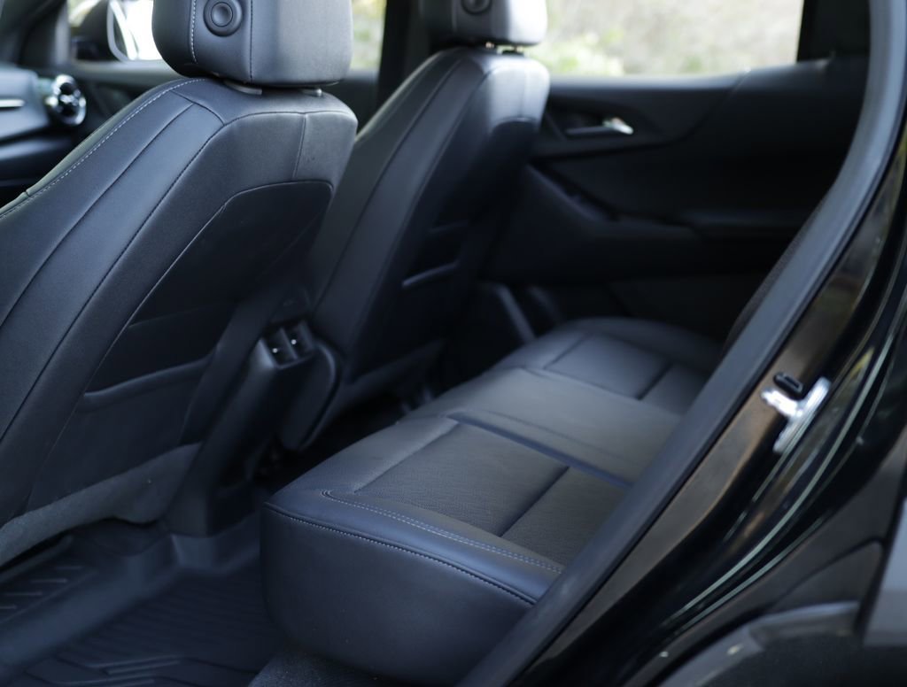 Used 2025 Mosaic Black Metallic Chevrolet LT image 28