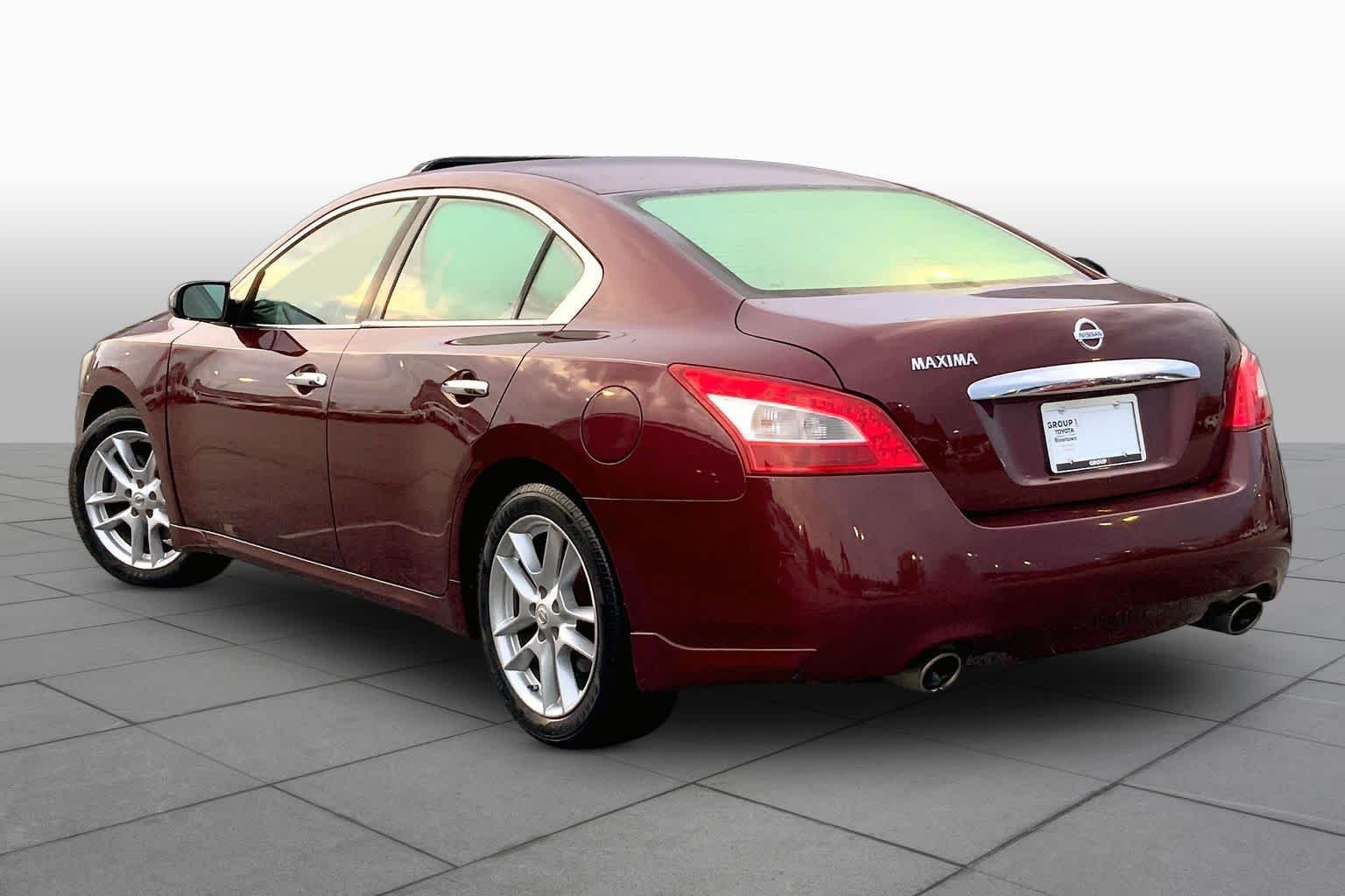 Used 2011 Tuscan Sun Metallic Nissan 3.5 S image 11