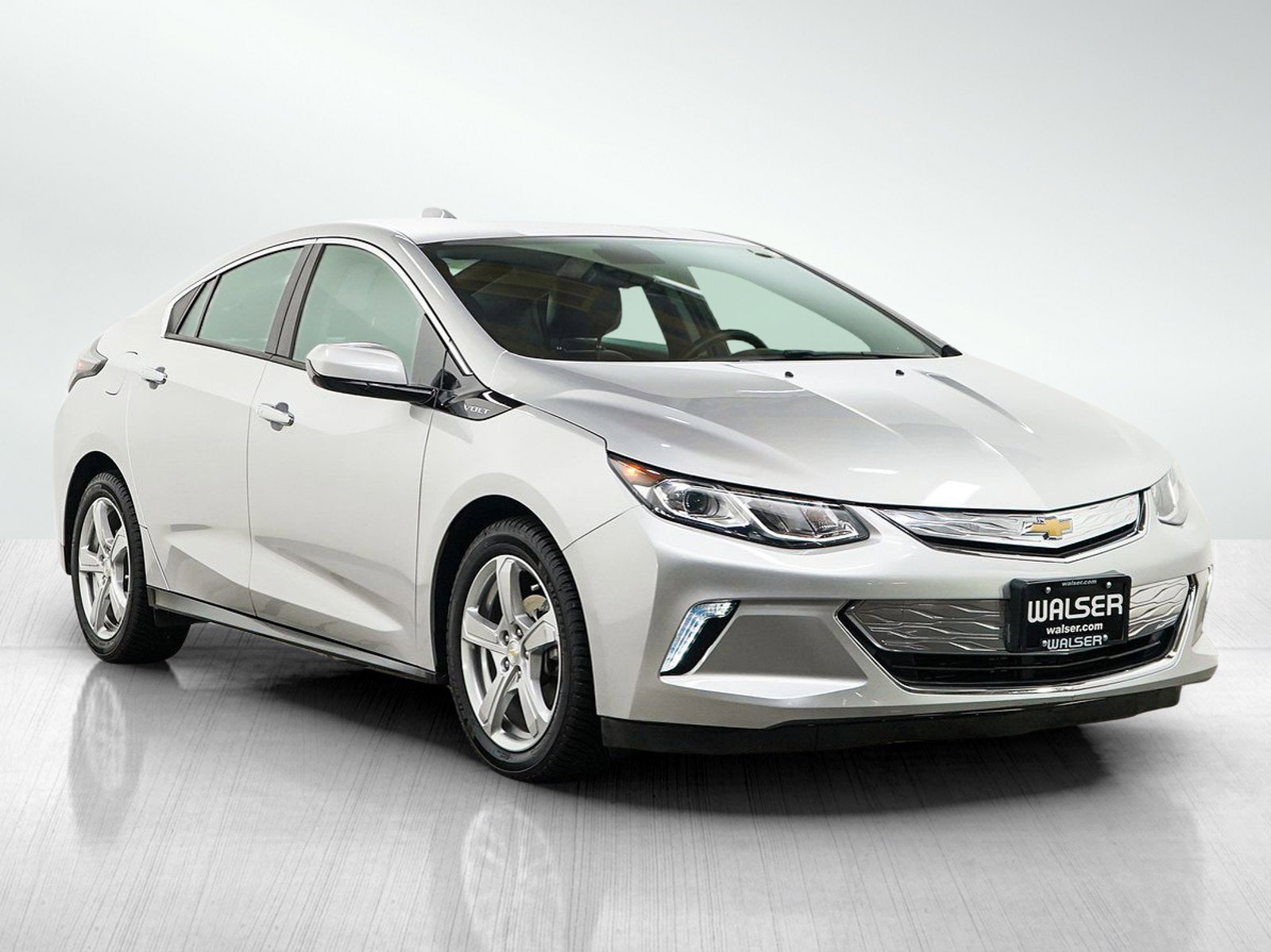 Used 2018 Silver Ice Metallic Chevrolet Lt image 7