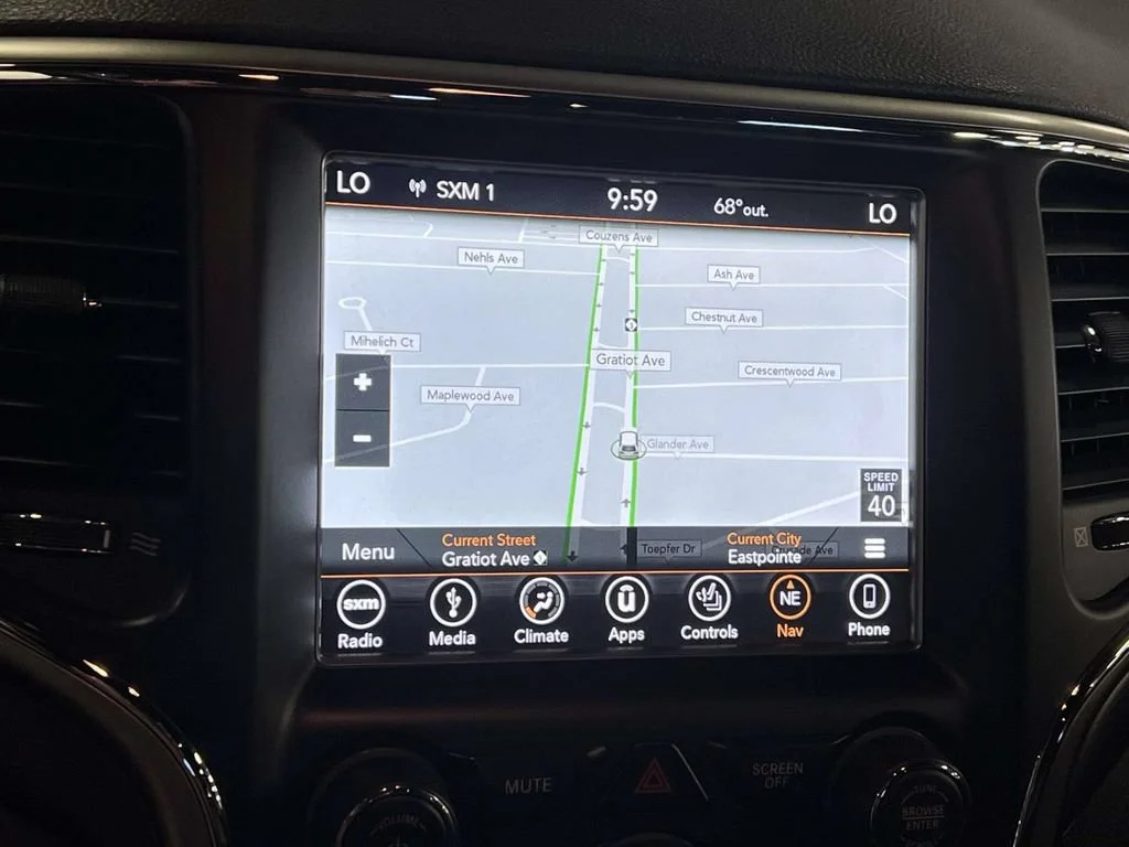 Used 2018 White Jeep Altitude 4x4 image 16