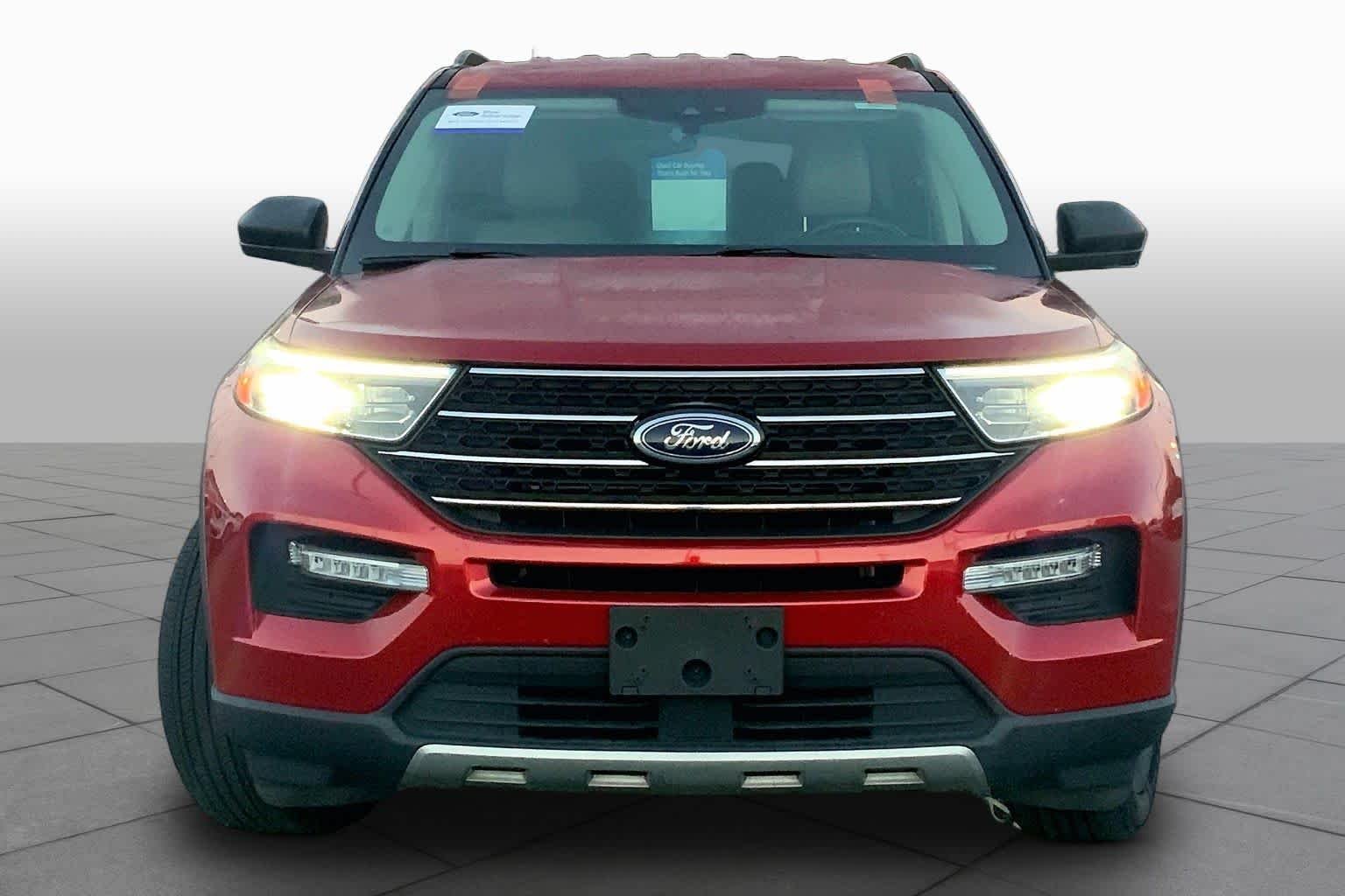 Used 2021 Rapid Red Metallic Tinted Clearcoat Ford XLT image 4