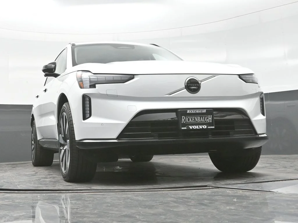 New 2026 Crystal White Volvo Twin Motor Plus image 22
