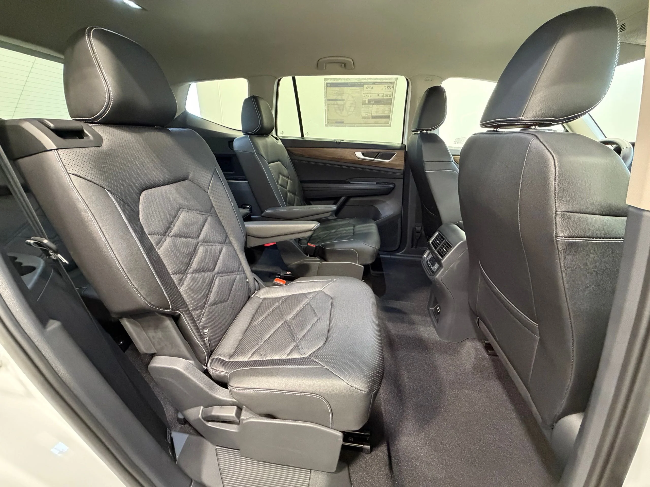 New 2026 White Volkswagen 2.0T SE w/Technology image 29