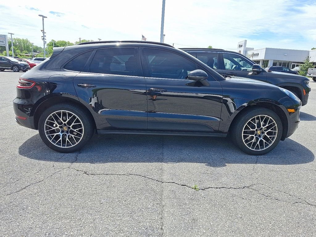Used 2018 Black Porsche Base image 7