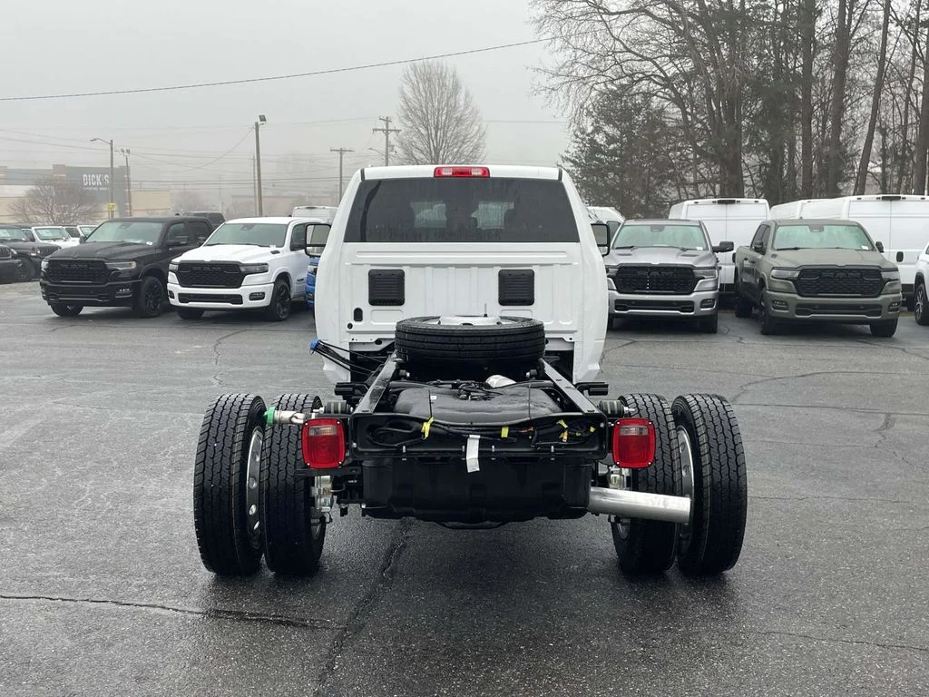 New 2026 Bright White Clearcoat RAM Tradesman image 7