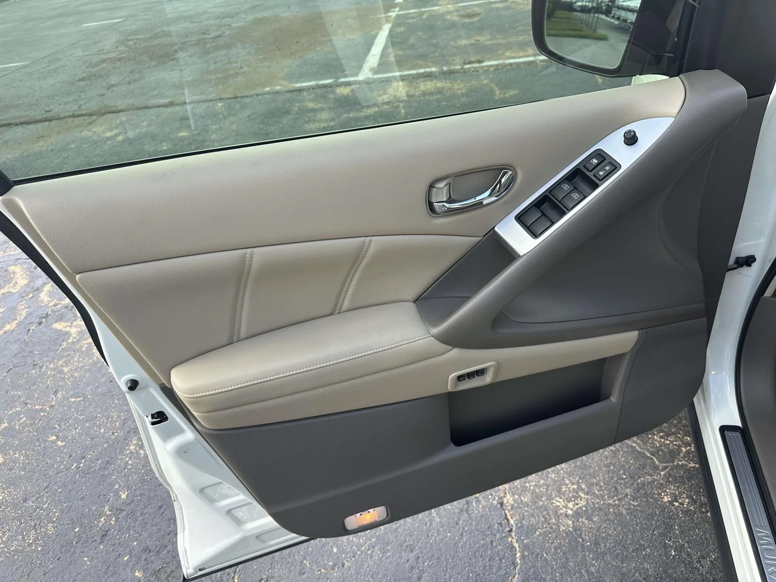 Used 2013 Glacier Pearl Nissan SL image 14
