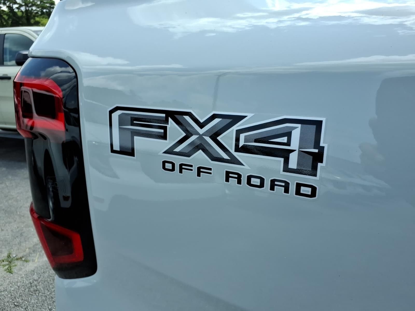 New 2026 Avalanche Ford XLT image 9