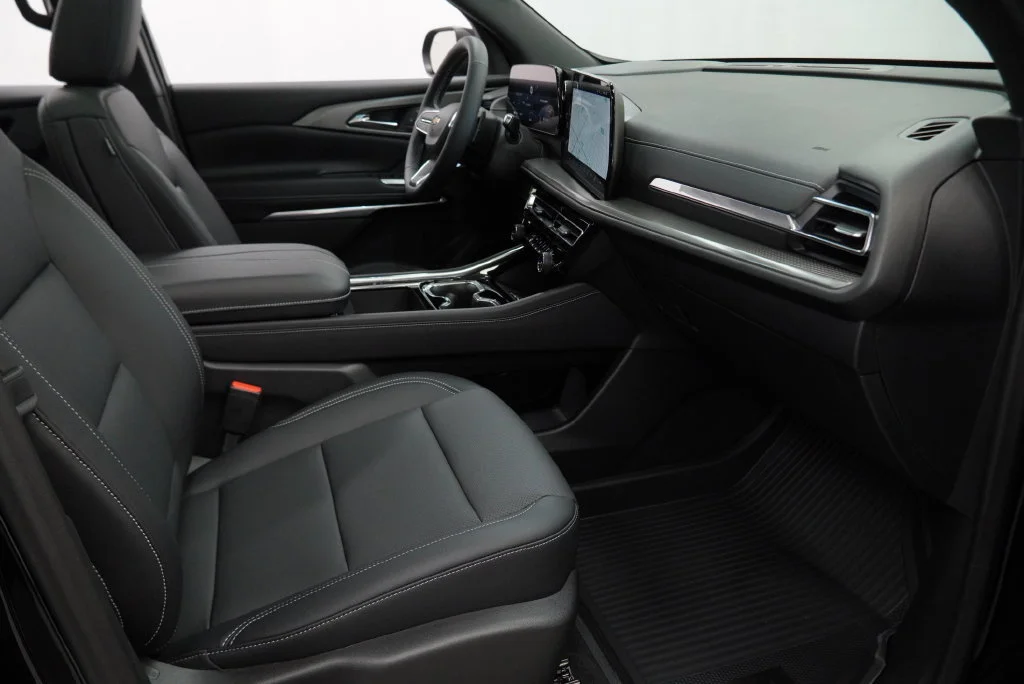 New 2027 Mosaic Black Metallic Chevrolet LT image 37