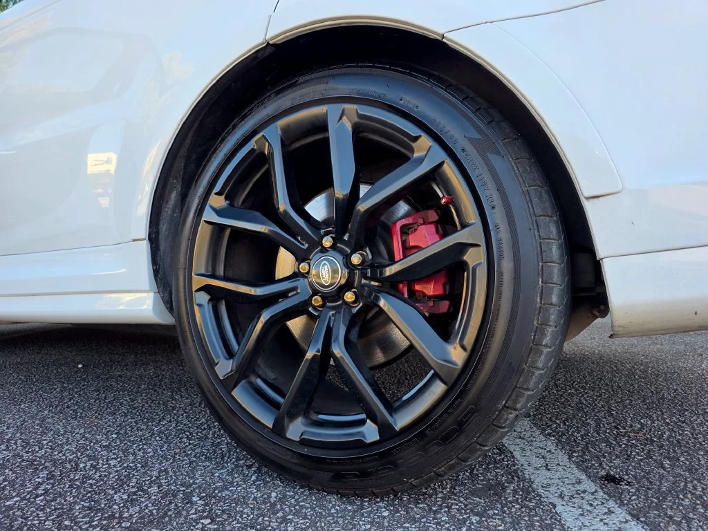 Used 2018 White Land Rover SVR image 34