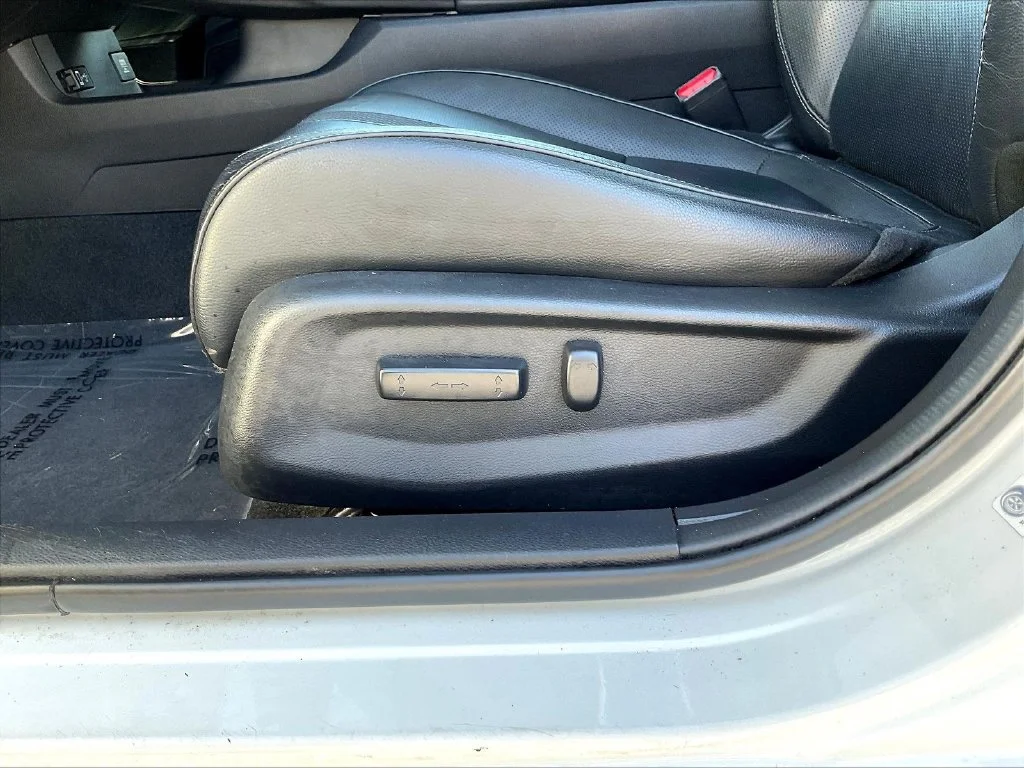 Used 2020 White Honda Touring image 36