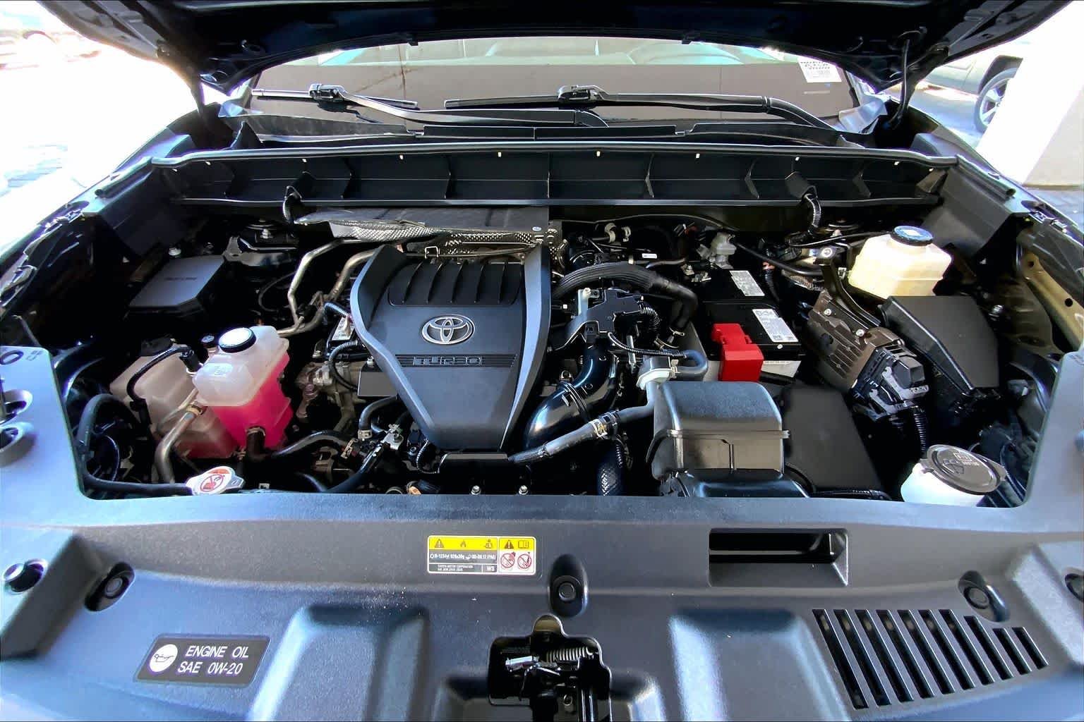 2024 Toyota Highlander LE - Photo 52