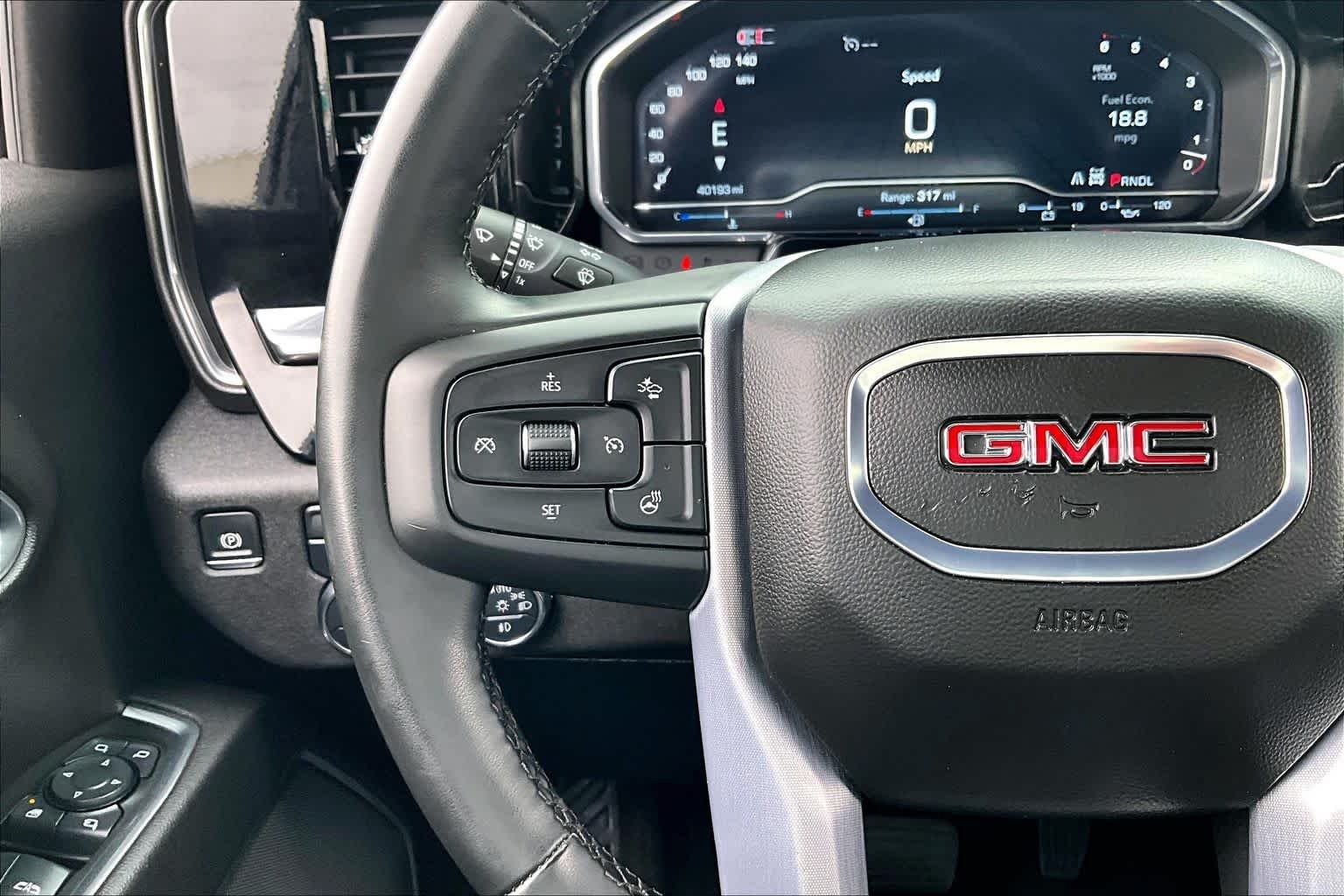 Used 2025 Onyx Black GMC SLT image 24