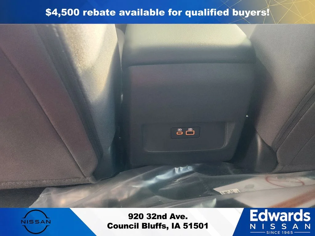 New 2026 Boulder Gray Pearl Nissan Crew Cab SV image 16
