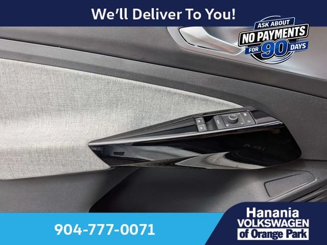 Used 2025 White Volkswagen Pro image 26