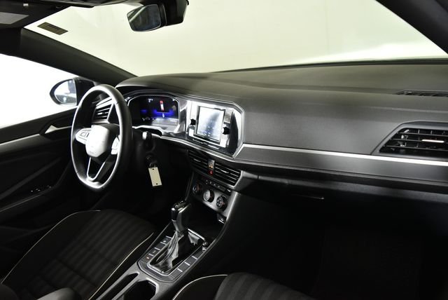 Used 2023  Volkswagen 1.5T Sport image 26