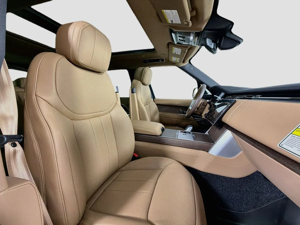 New 2026 Fuji White Land Rover SE image 30