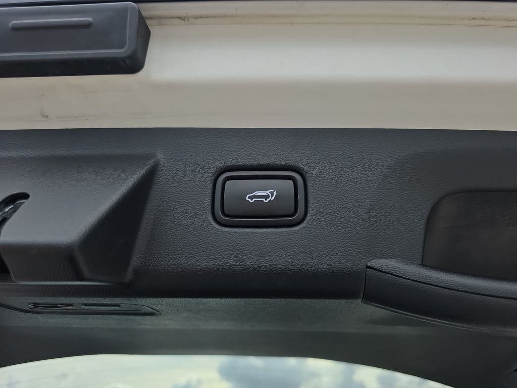 Used 2024 White Pearl Hyundai SEL image 35
