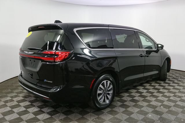 Used 2023 Black Chrysler Touring L image 13
