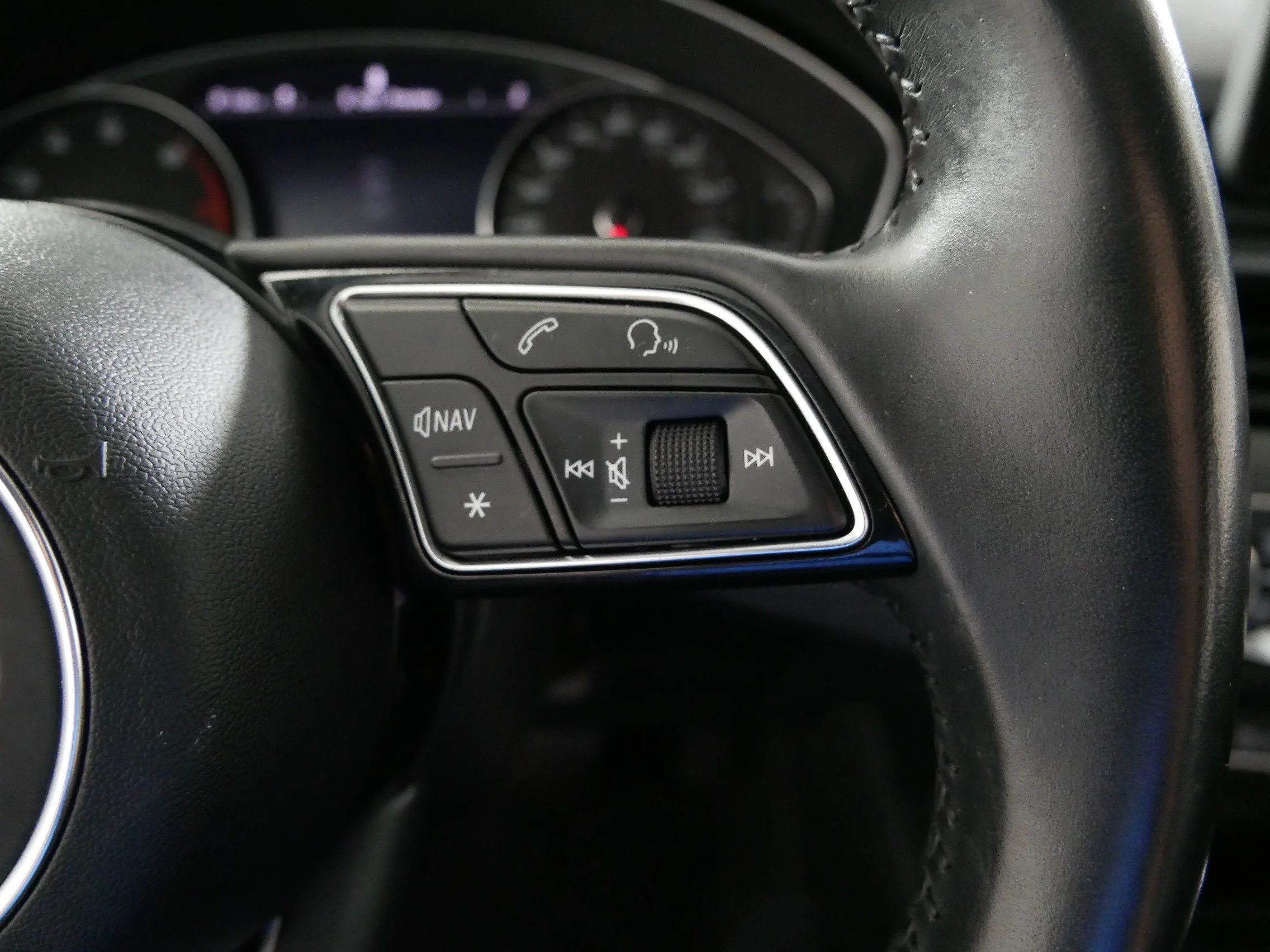 Used 2018 Gray Audi Premium image 28
