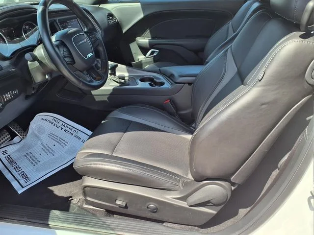 Used 2023 White Dodge SXT image 12