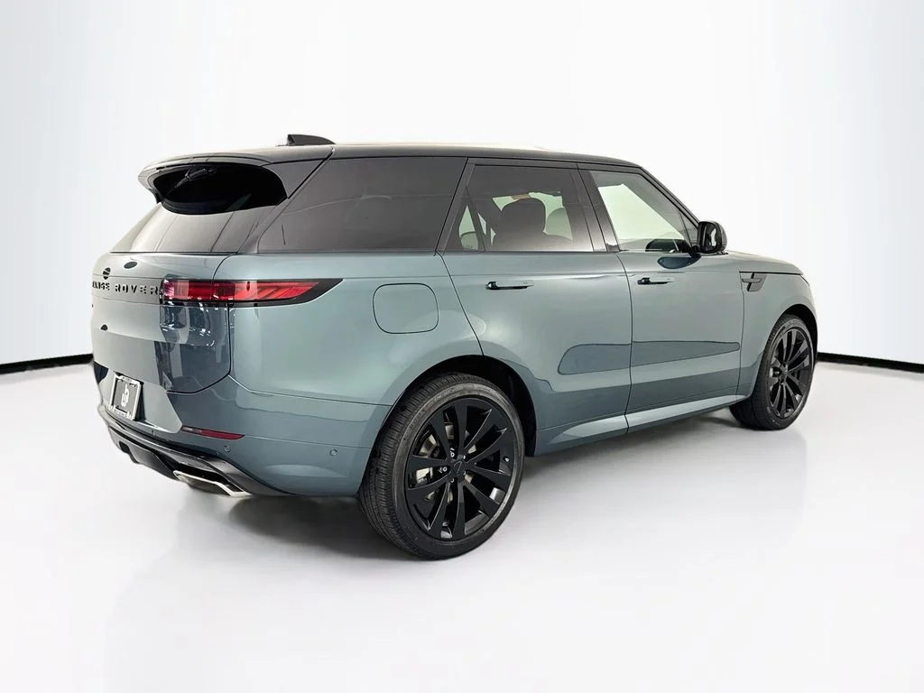 New 2026 Giola Green Land Rover Dynamic SE image 5