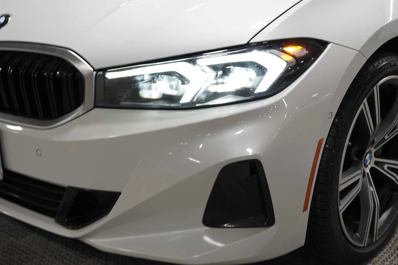 Certified Used 2024 Mineral White Metallic BMW 330i image 6